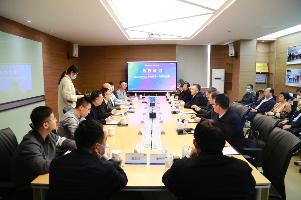 全面贯彻新发展理念